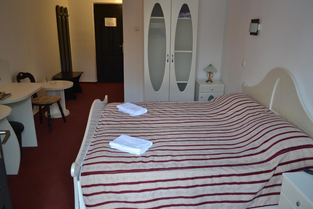Hotel Marion Padurea Rotunda*** Reghin Room photo